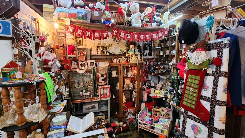 The Heart of Route 66 Vintage Market photo 3